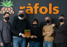 Carlos Jiménez (Director of Operations), Eduard Ràfols (Manager), Marina Carbó (Head of Administration and Finance), Pablo Romero (Head of Quality), Enriqueta Monfort (general director) de Ràfols. Con el Premio Sabor del Año.